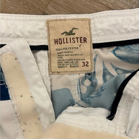 Hollister Men’s White Floral Swim Trunks Shorts size 32 - Picture 4 of 4